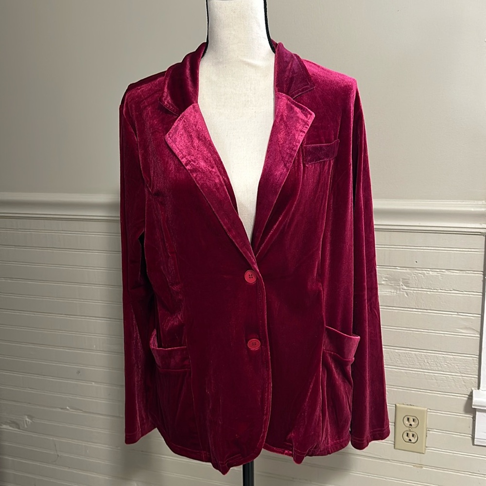 Women’s velvet jacket